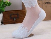 İpek Dantelli Parfümlü Soket Çorap ( beyaz)